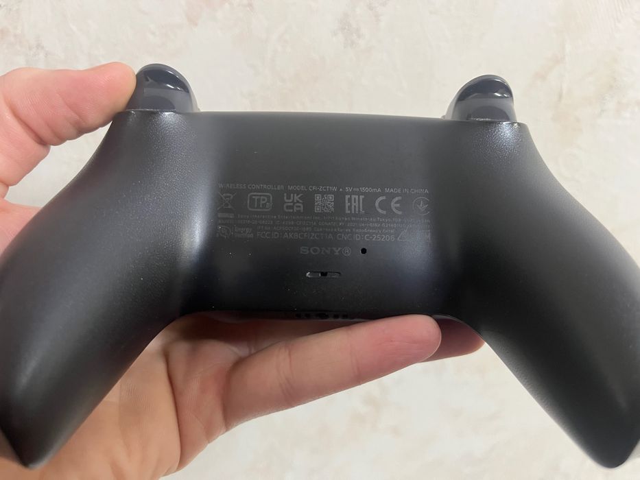 PlayStation 5 controller
