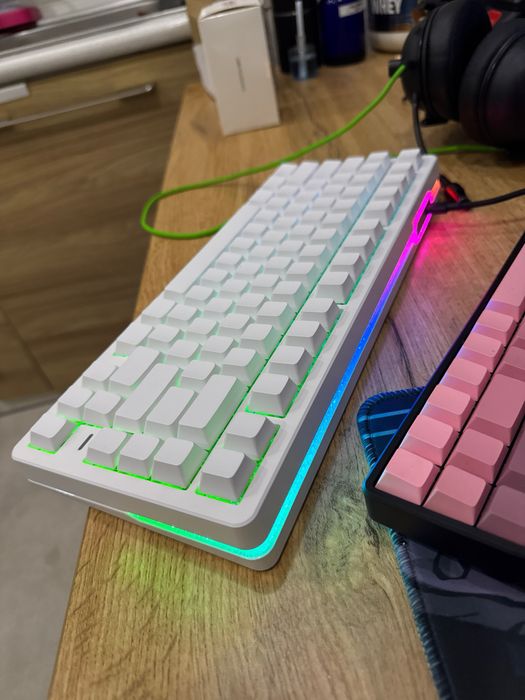 VGN neon magnetic keyboard продаются