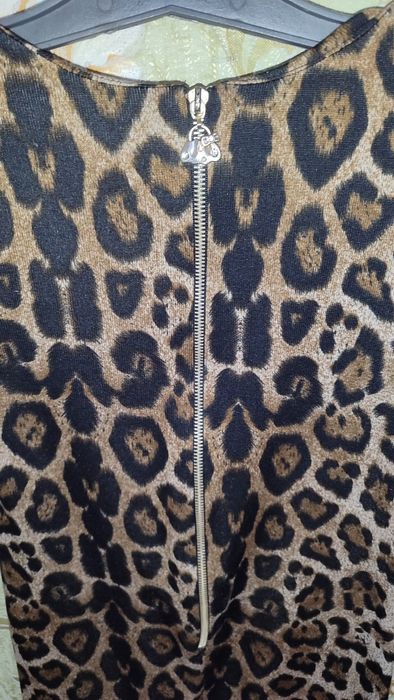 Продам платье леопардовое