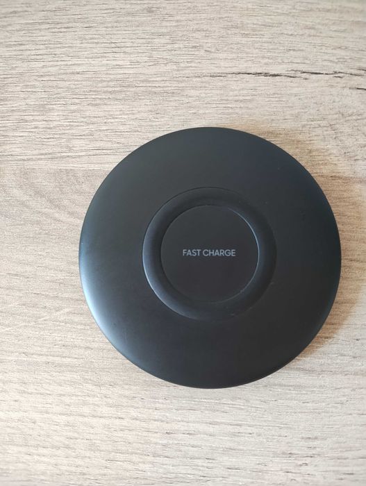 Безжично зарядно за телефон Samsung EP-P1100