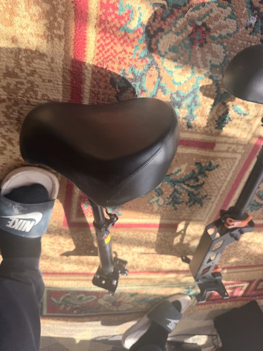 Vand scaune trotinete electrice