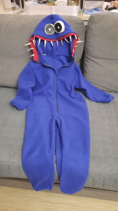 Продам костюм Хаги ваги. Одевала один раз.