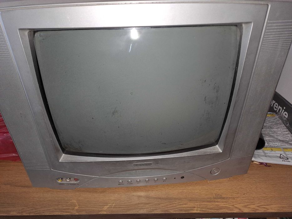 Продавям телевизор ELITE