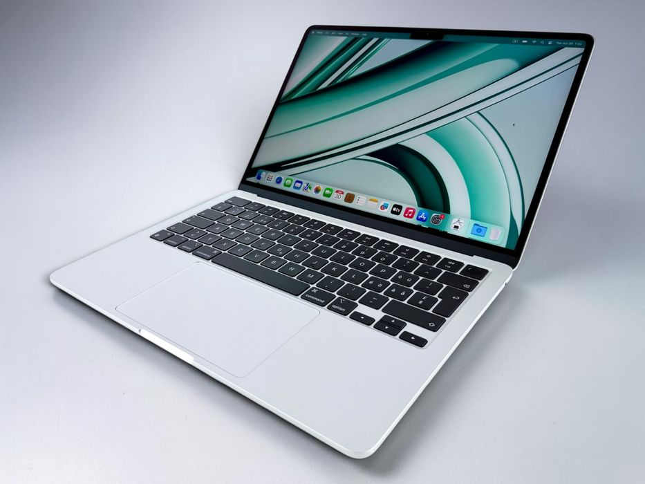 НОВ! Apple MacBook Air 13 M3 2024 8RAM 256GB Silver Гаранция! — миниатюра 2