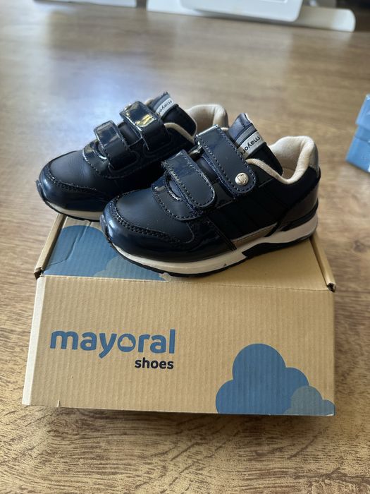 Маратонки Mayoral