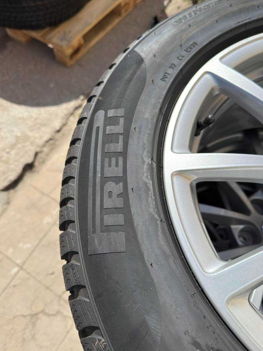 225 60 17 Зимни Гуми Pirelli Чисто нови  DOT 4418