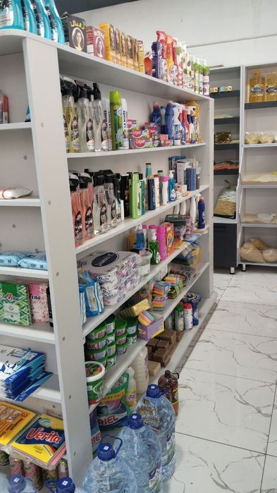 Срочни Магазин бизнес товарлари Билан сотилади