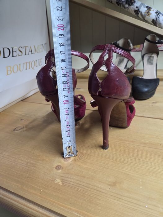 Дамски обувки с токчета. Valentino;Armani, Gucci