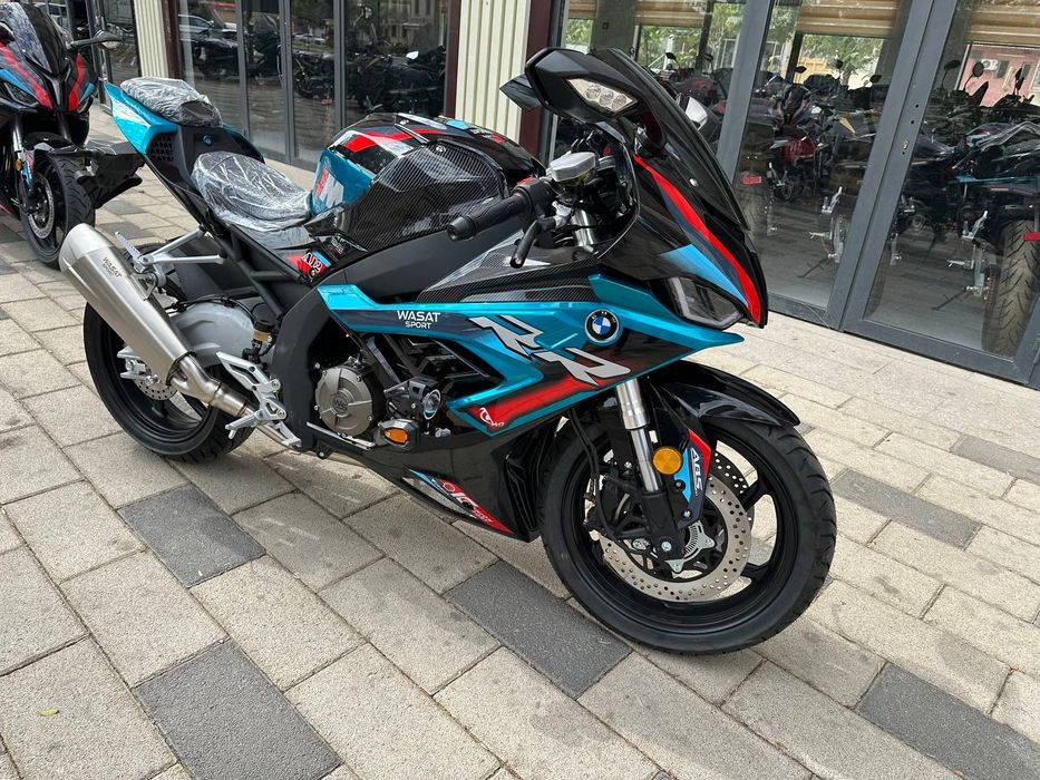 BMW M 1000 RR 6oy kafoloti bilan