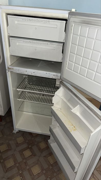 Холодильник и микроволновка