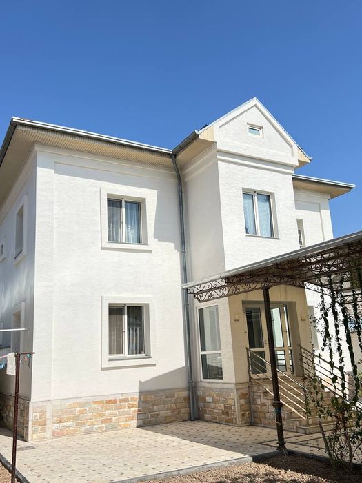 Просторный двухэтажный дом на 40 лет Победы Тузель