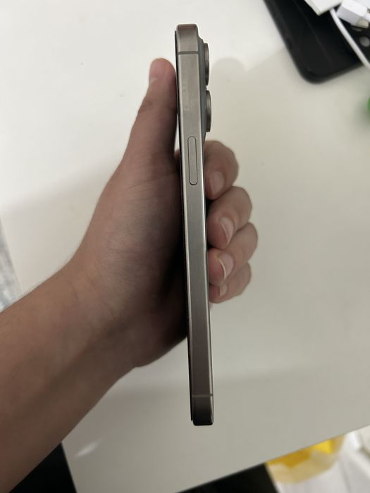 Iphone 15 pro max Б/У