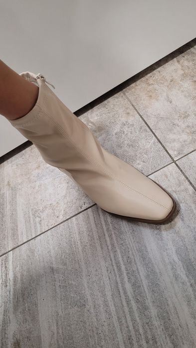 Кожени Дамски боти нови