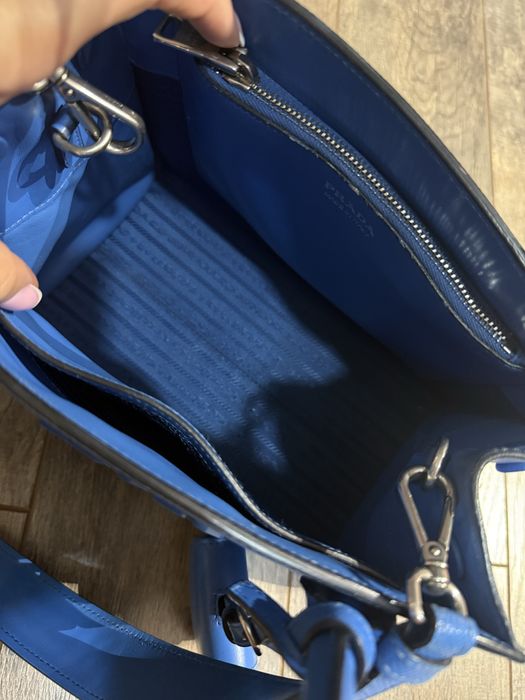 Продам сумку Prada оригинал