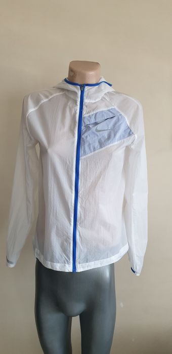Nike Light Running Jacket / M НОВО  Дамско Яке - Мембрана - Ветровка