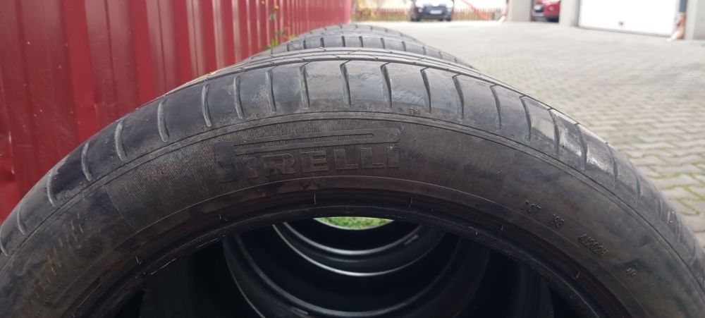 Vând cauciucuri runflat