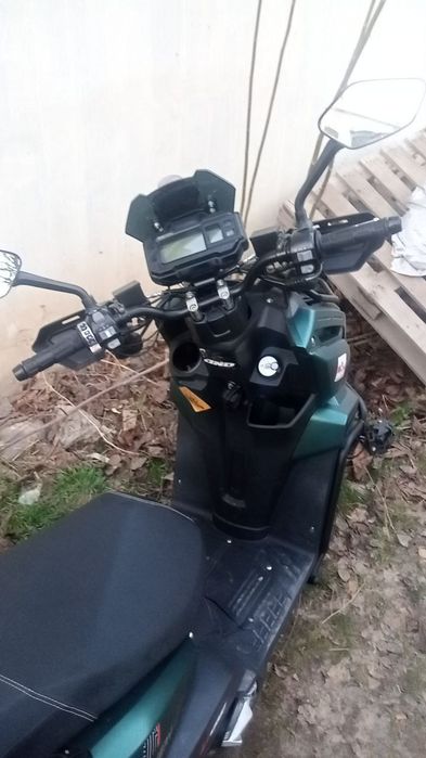 Продаю скутер танк