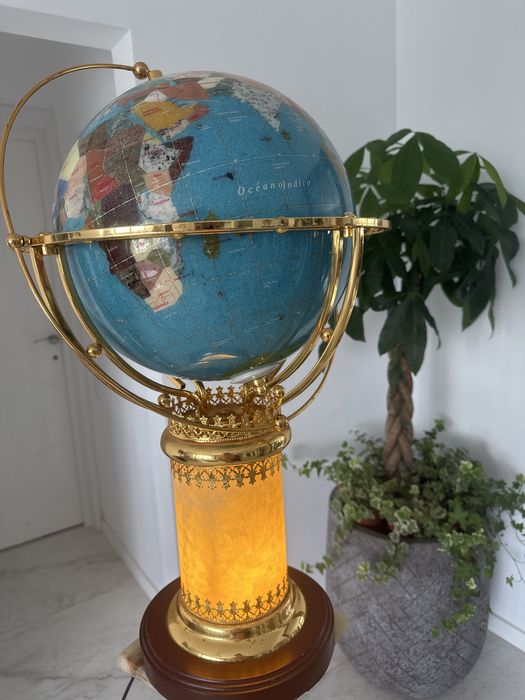 Lustra lampa glob pamantesc vintage iluminata