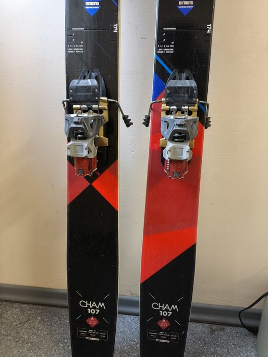 Schiuri de tură/freeride Dynastar