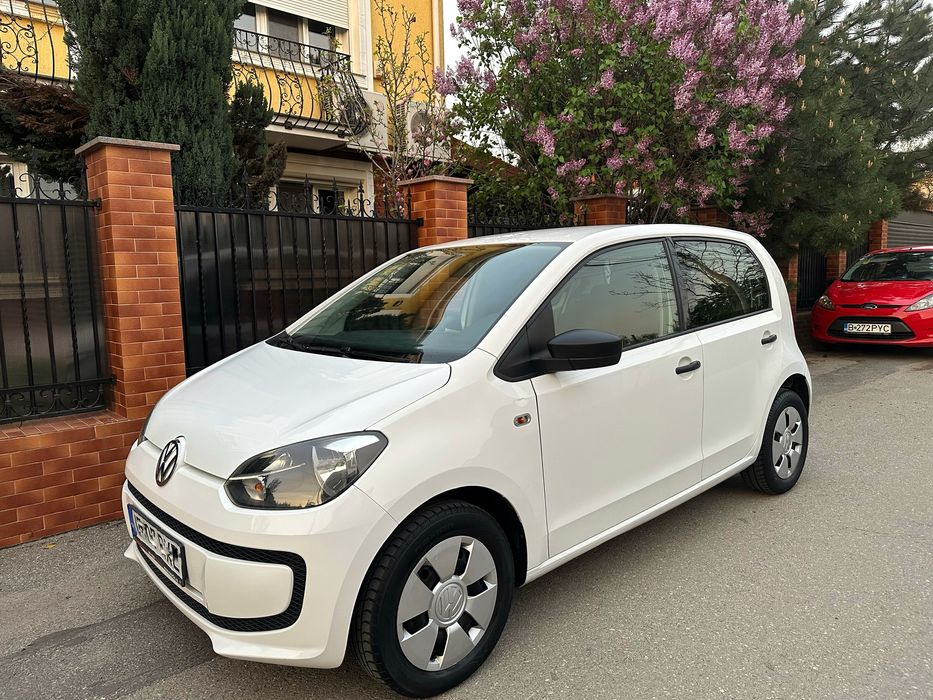 VOLKSWAGEN Up