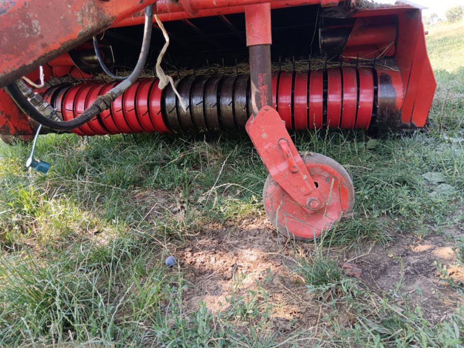 Vând balotiera perfect funcțională