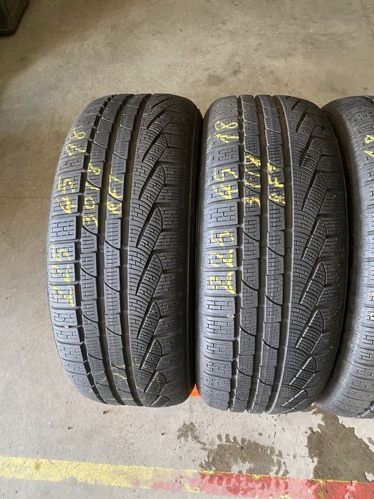 Anvelope iarna 225/45/18 Pirelli Sottozero 2 RFT 225 45 18 R18