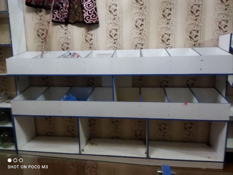 Magazin uchun prlavka srochna sotiladi