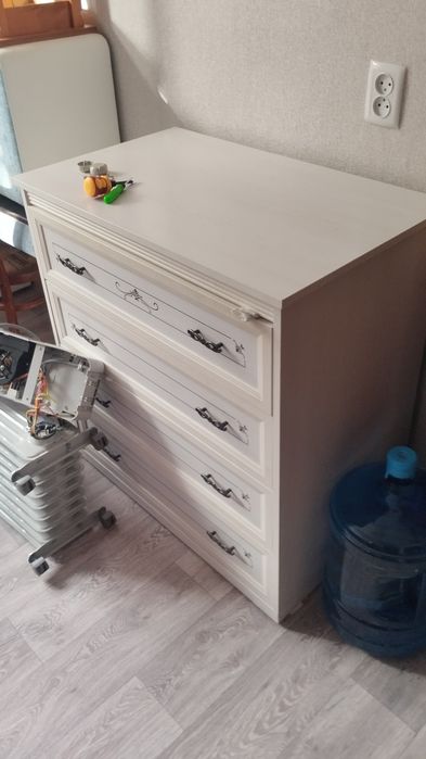 Продам спальный гарнитур.