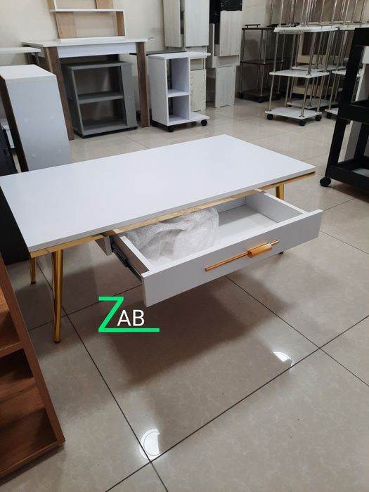 Дизайнерский журнальный  ( чайный столик )  от производителя.