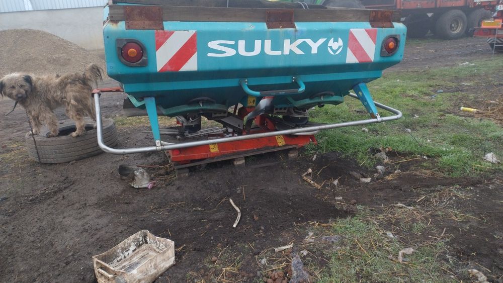 Distribuitor ingrasamant , meau Sulky x36 an 2009 capacitate 2 tone