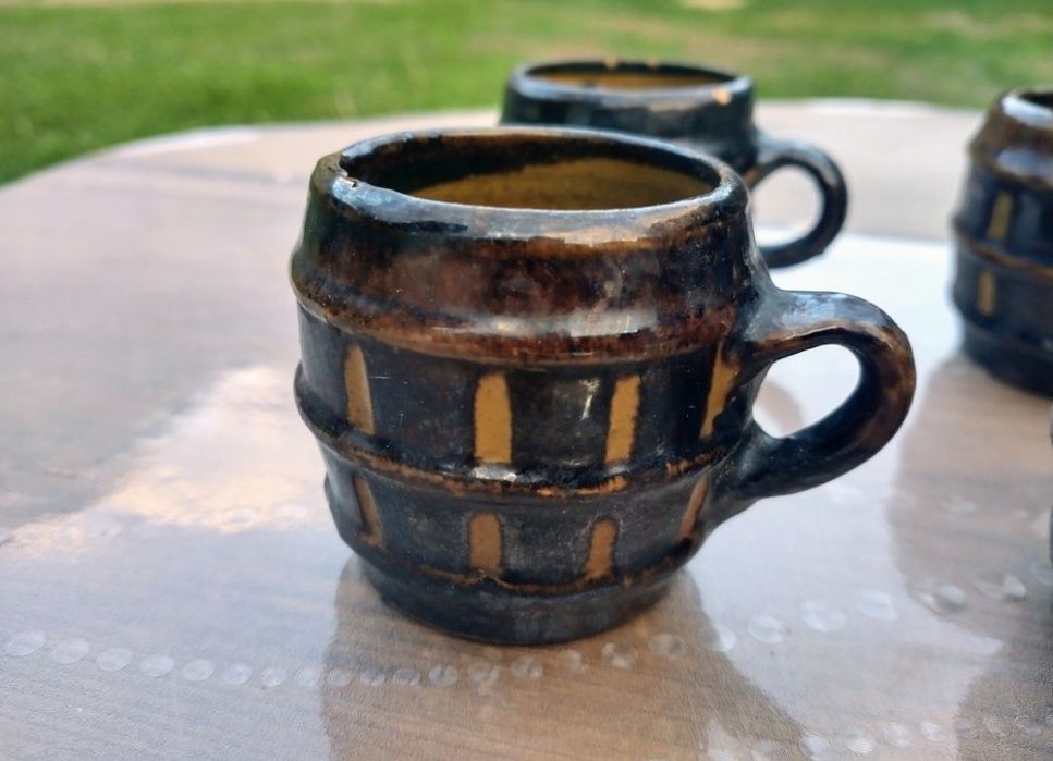 Set cești din ceramică