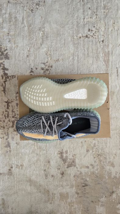 Adidas Yeezy Boost v2