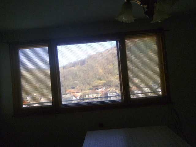 Продавам  ТРИЕТАЖНА  МАСИВНА КЪЩА на 500 м от центъра на гр. Тетевен