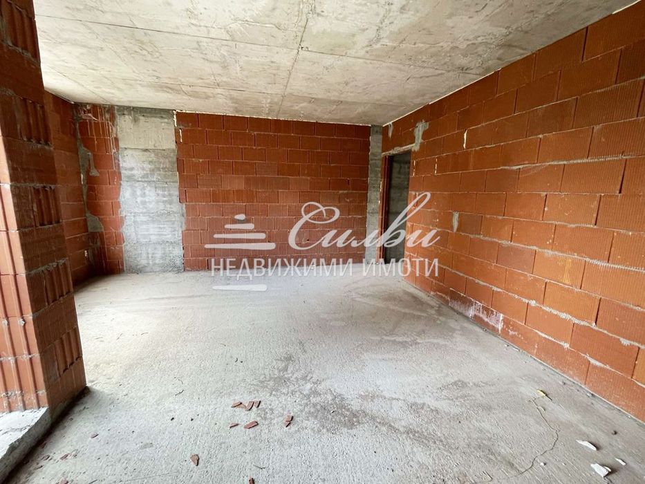 Продава се Тристаен апартамент в Шумен, Болницата - 105 кв.м за 1200 €/кв.м - Снимка #1