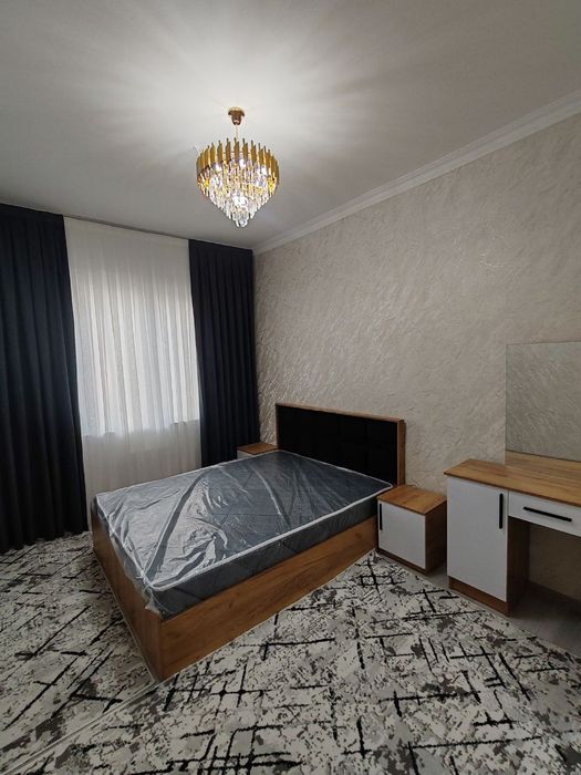 O‘rikzor Rezident 2/9/16 O‘rikzor bozori oldida