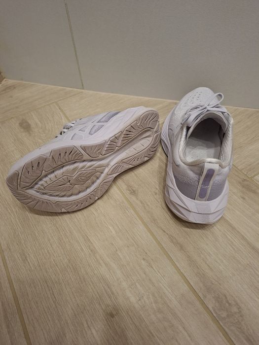 Asics Novablast 4