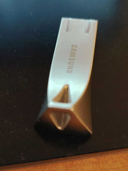 Продам флэшку Самсунг