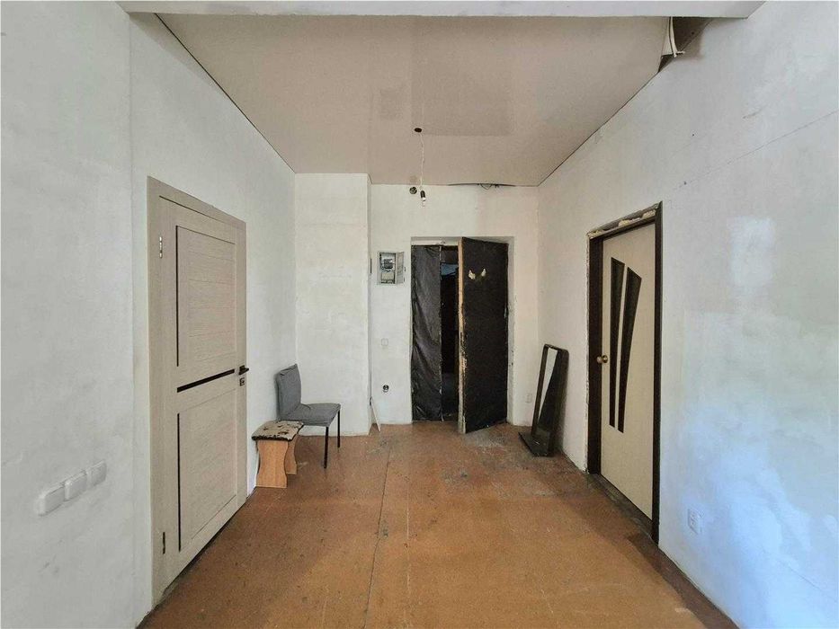 Продам 3 комн студию  болгарского типа в старом городе,