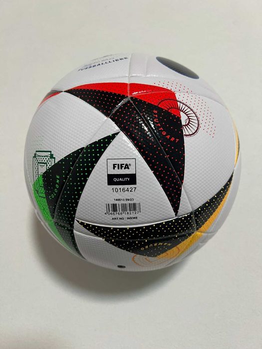 Официална футболна топка Adidas от Финала на EURO 2024