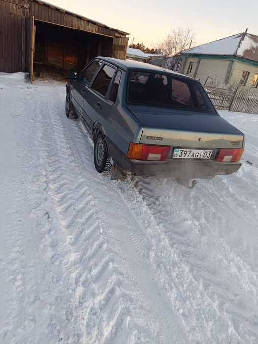 ВАЗ-21099 автомобиль