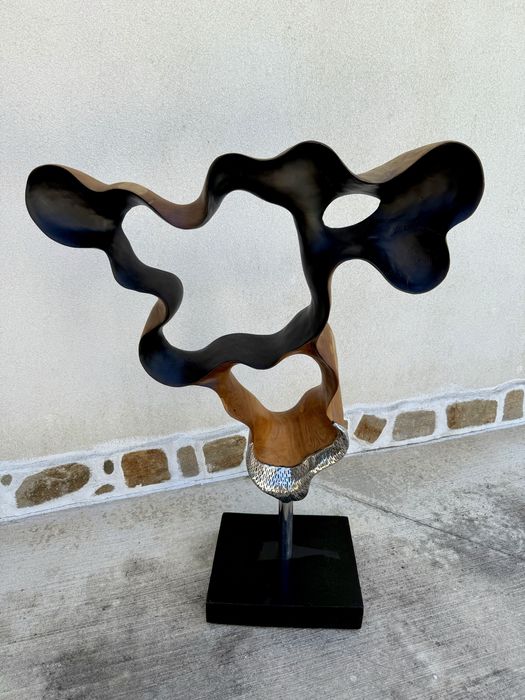 Скулптура / статуя от дърво и метал