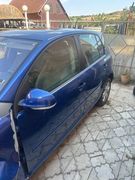 Vând Volkswagen Golf 5, an fabricație 2005