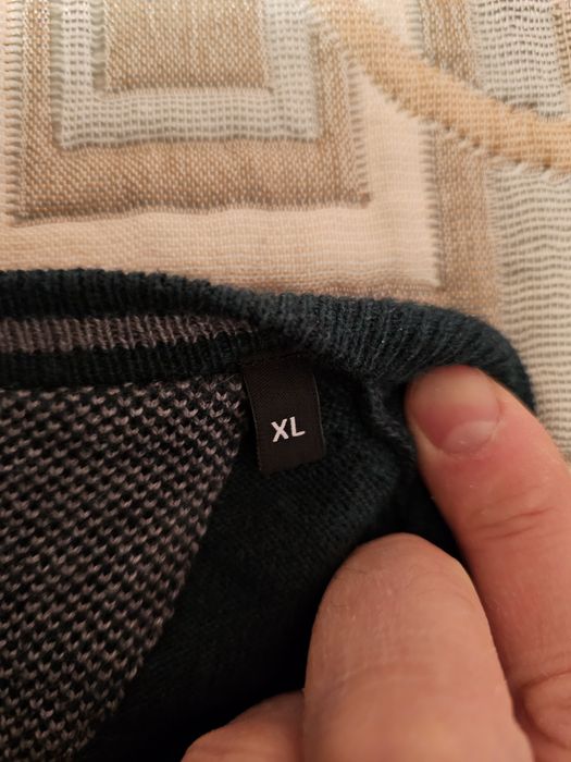 Продам кофту "Bugatti"