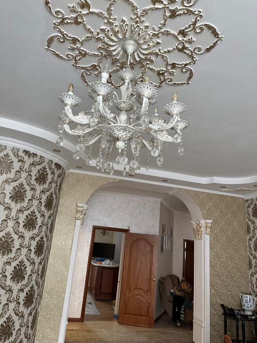 Продам люстру классика