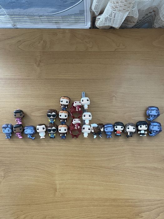 Stranger things kinder joy играчки НАЙ - ДОБРИТЕ ЦЕНИ