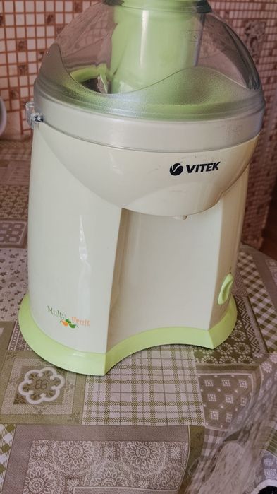 Соковыжималка Vitek VT-1611 G