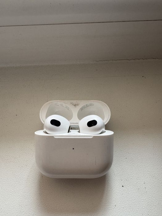 Продам AirPods 3 оригинал