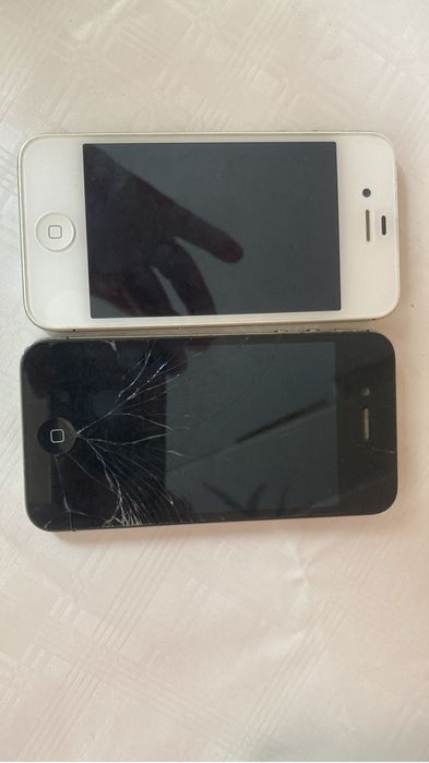 Iphone 4 la 100lei de colectie . Iphone 4s de colectie 100lei