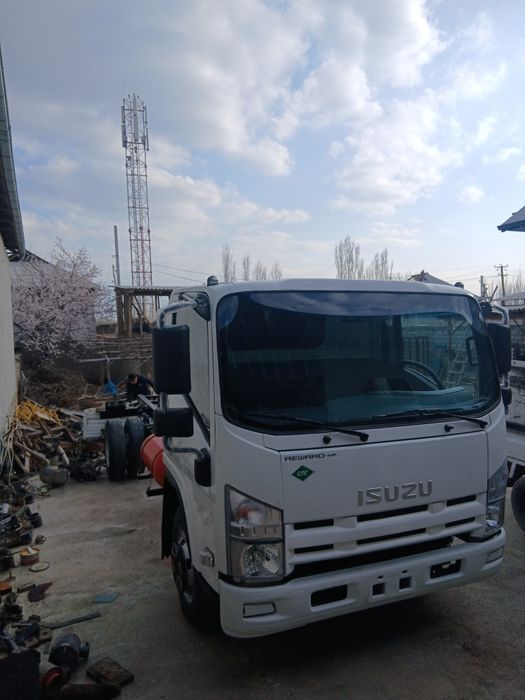 Isuzu shassi holiday 2010