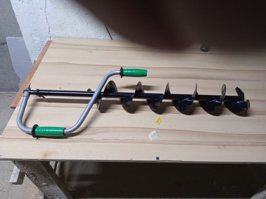 Продам ледобур торнадо.